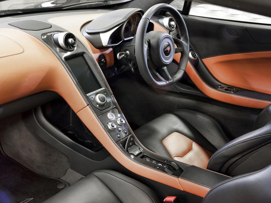  McLaren MP4-12C 2011 года  (UK) (фото 2 из 15)